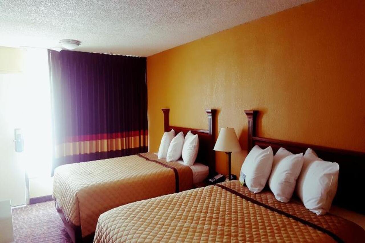 Rodeway Inn Конкорд Екстер'єр фото