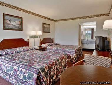 Rodeway Inn Конкорд Екстер'єр фото
