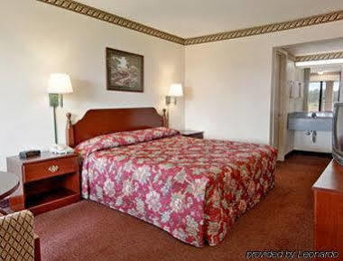 Rodeway Inn Конкорд Екстер'єр фото